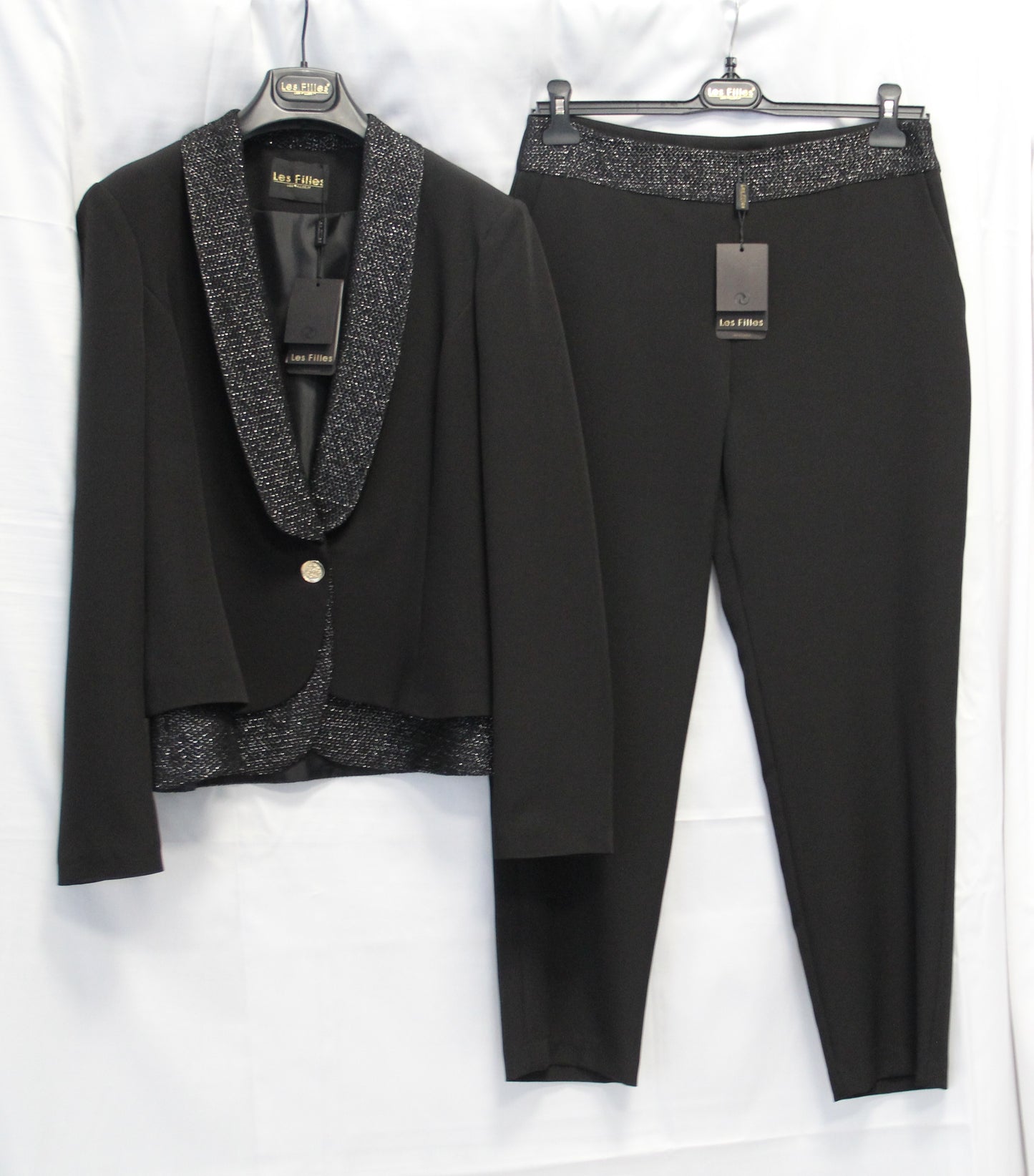 Tailleur nero con strass