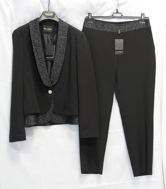 Tailleur nero con strass
